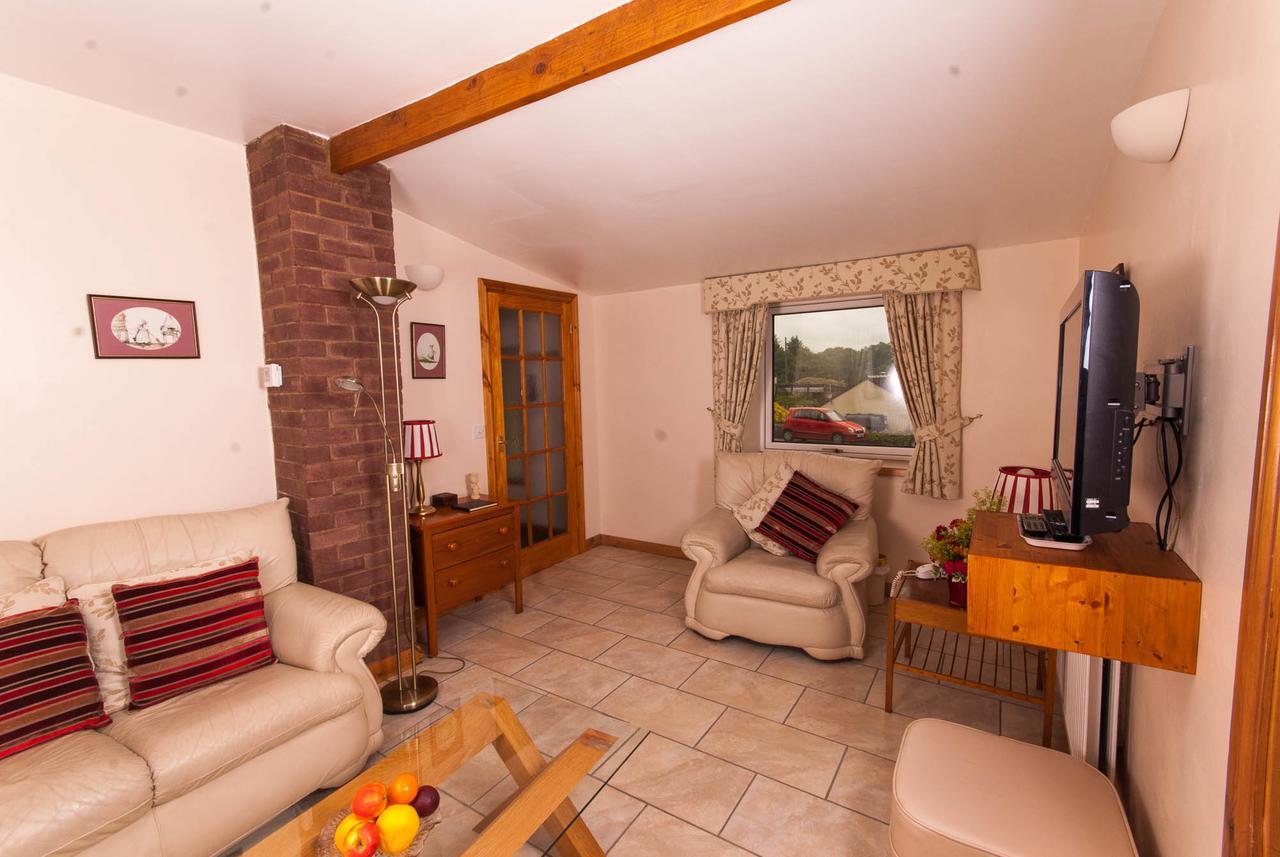 Greyfield Farm Cottages Farmborough Exterior photo